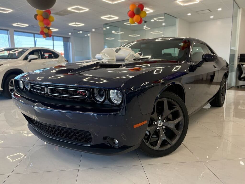2017 DODGE Challenger