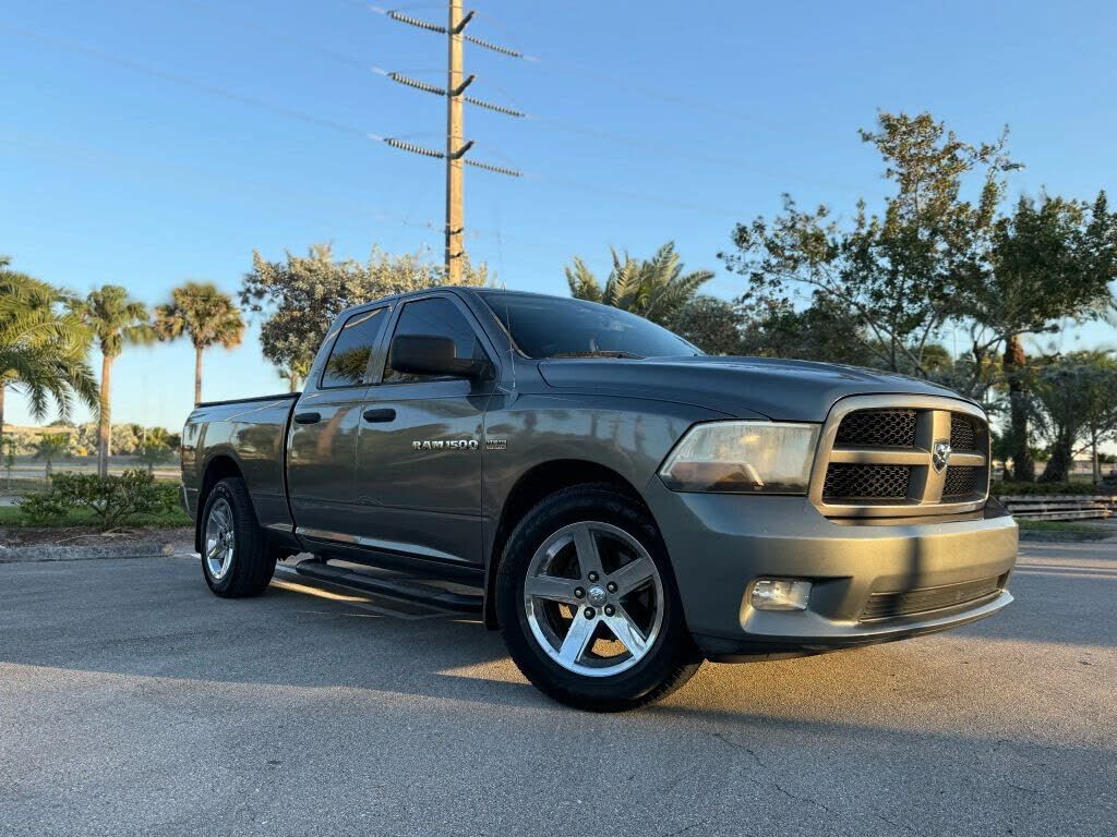 2012 DODGE Ram