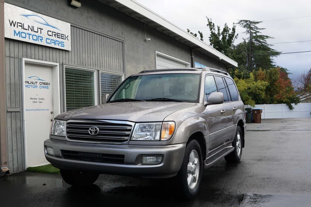 2004 TOYOTA Land Cruiser
