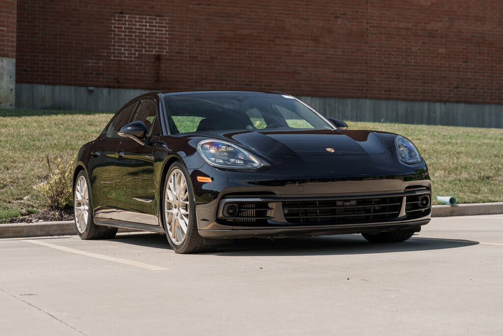 2020 PORSCHE Panamera