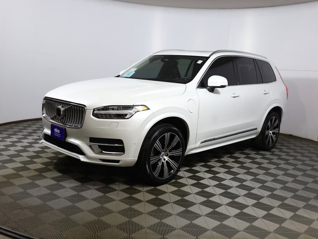2023 VOLVO XC90