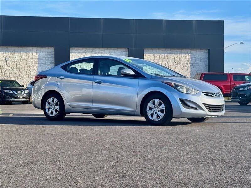 2016 HYUNDAI Elantra