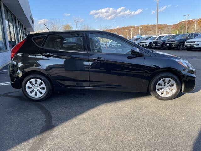 2017 HYUNDAI Accent