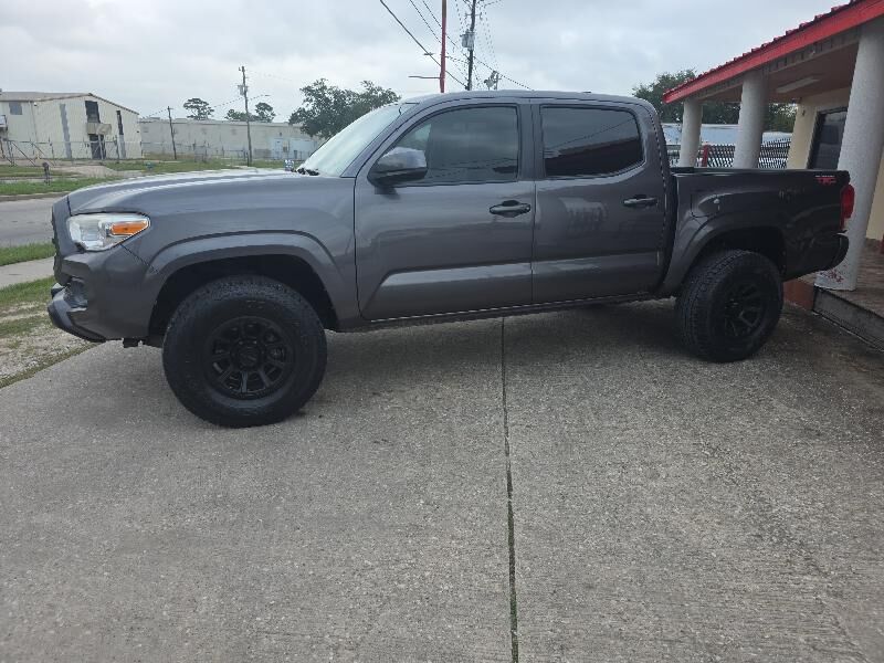 2017 TOYOTA Tacoma