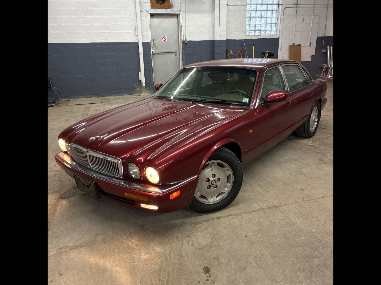 Jaguar XJ6