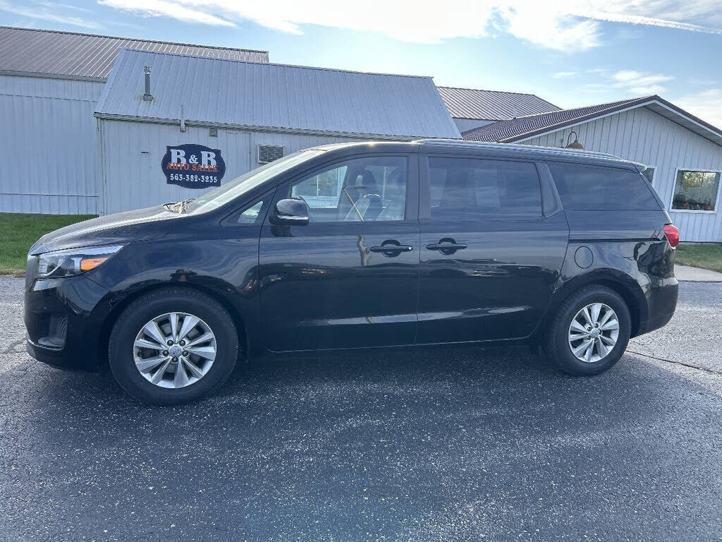 2017 KIA Sedona