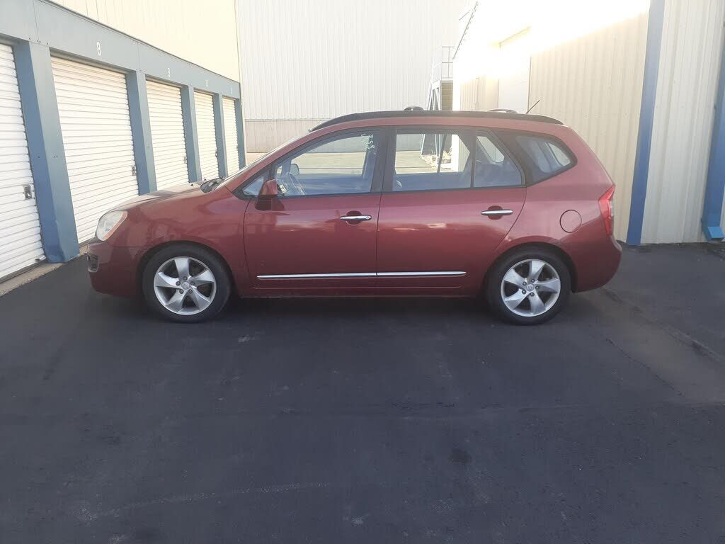 2008 KIA Rondo