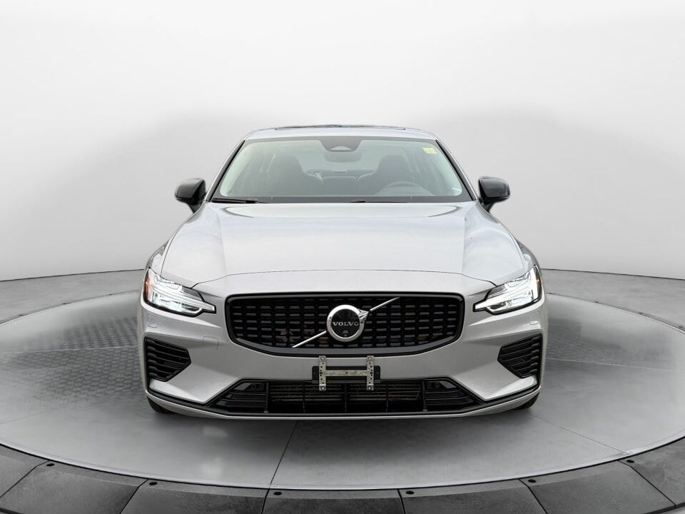 2024 VOLVO S60