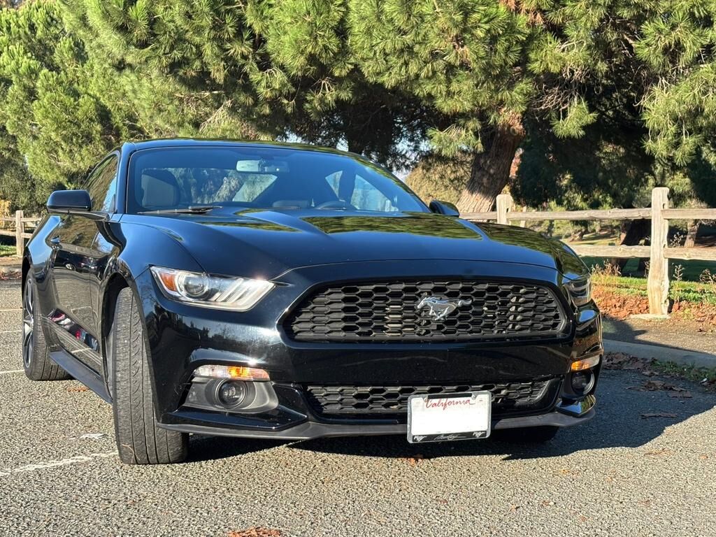 2017 FORD Mustang