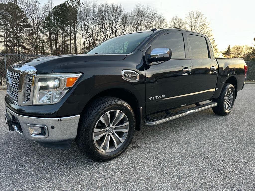 2017 NISSAN Titan