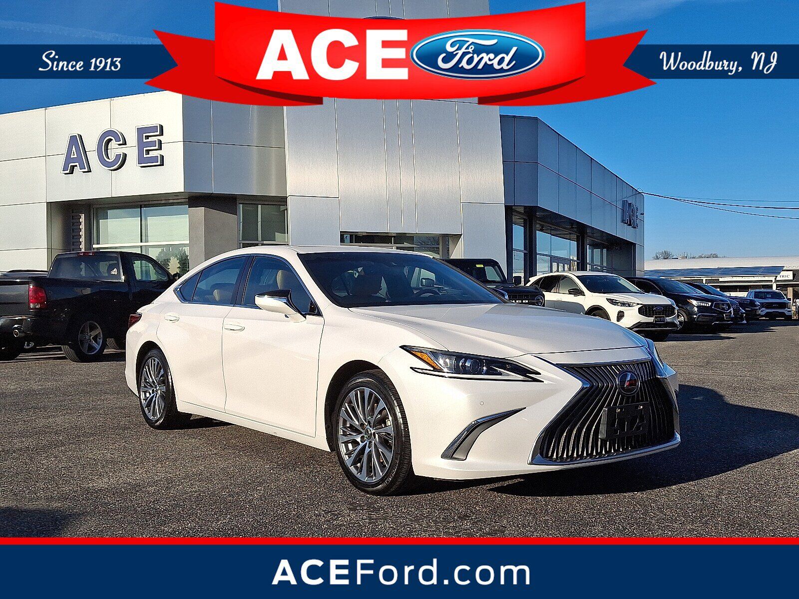 2019 LEXUS ES