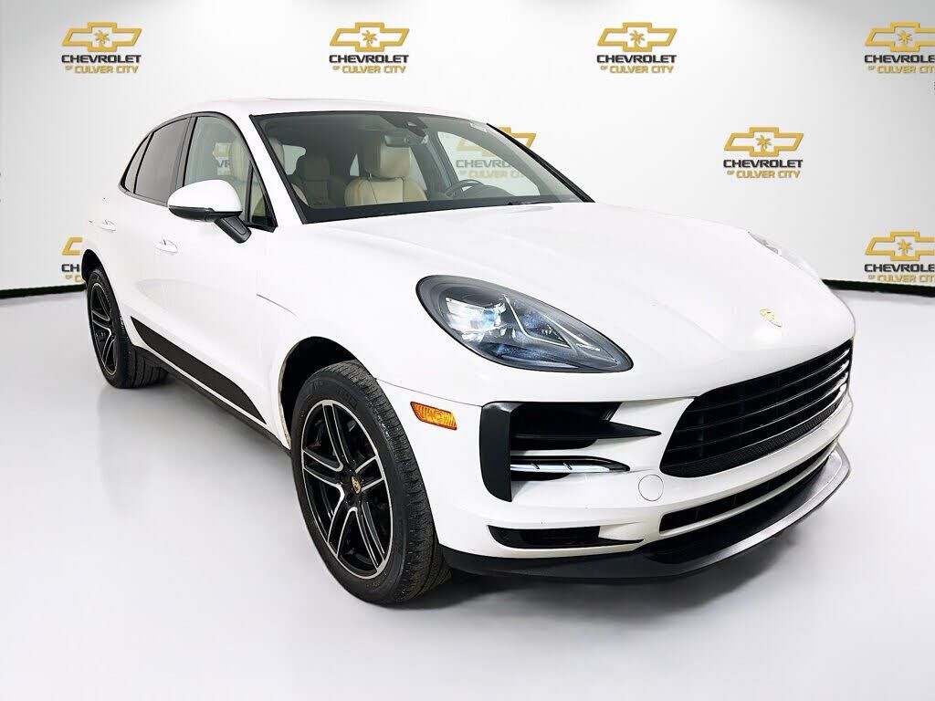 2020 PORSCHE Macan