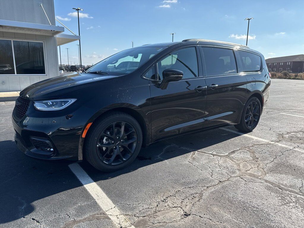 2025 CHRYSLER Pacifica