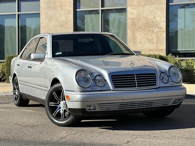 1997 MERCEDES-BENZ E-Class