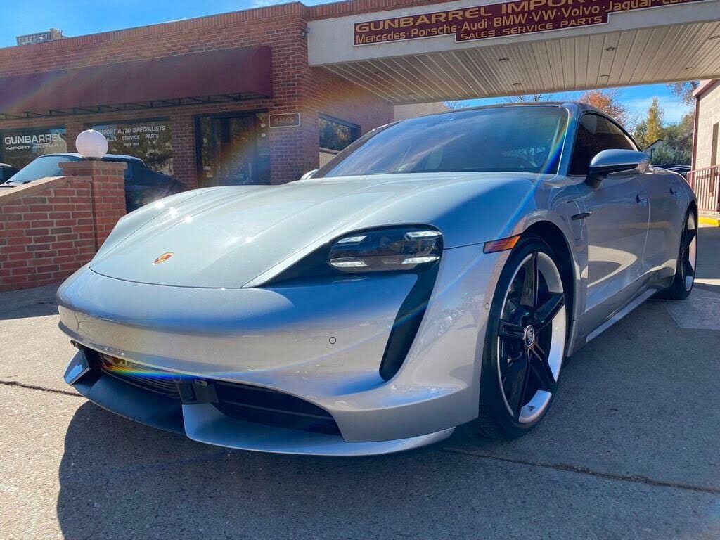 2020 PORSCHE Taycan