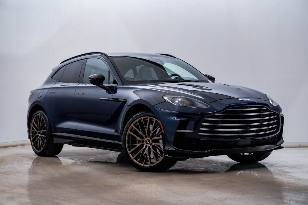2025 ASTON MARTIN DBX