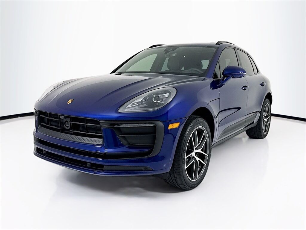 2026 PORSCHE Macan