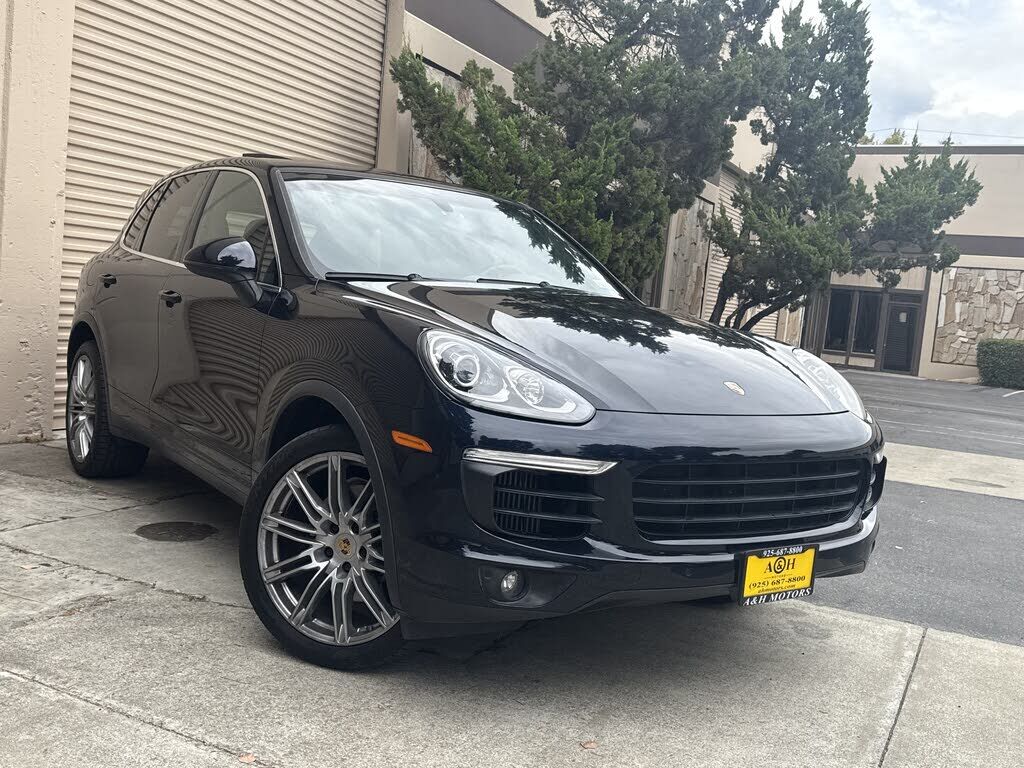 2016 PORSCHE Cayenne