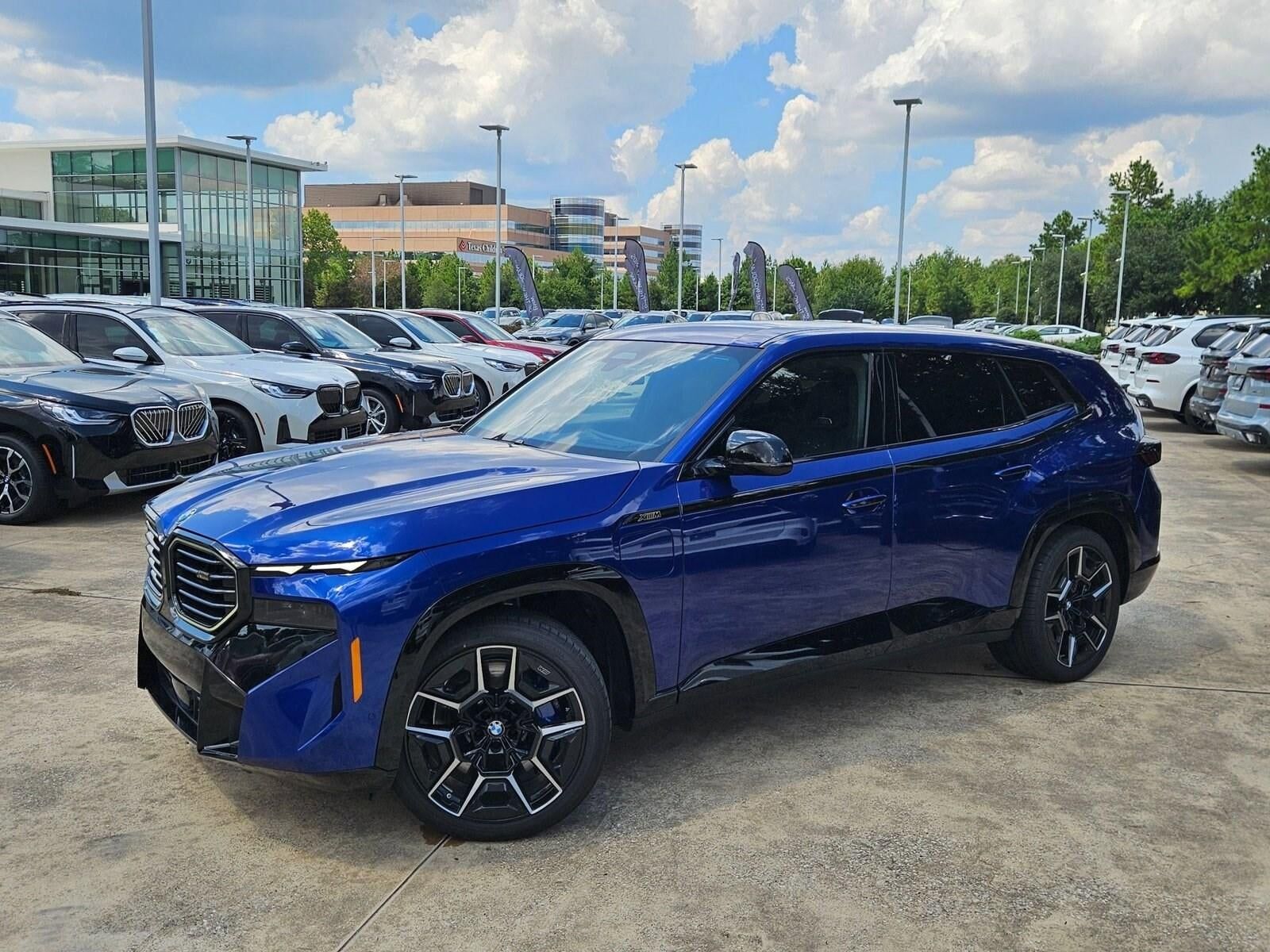 2025 BMW XM