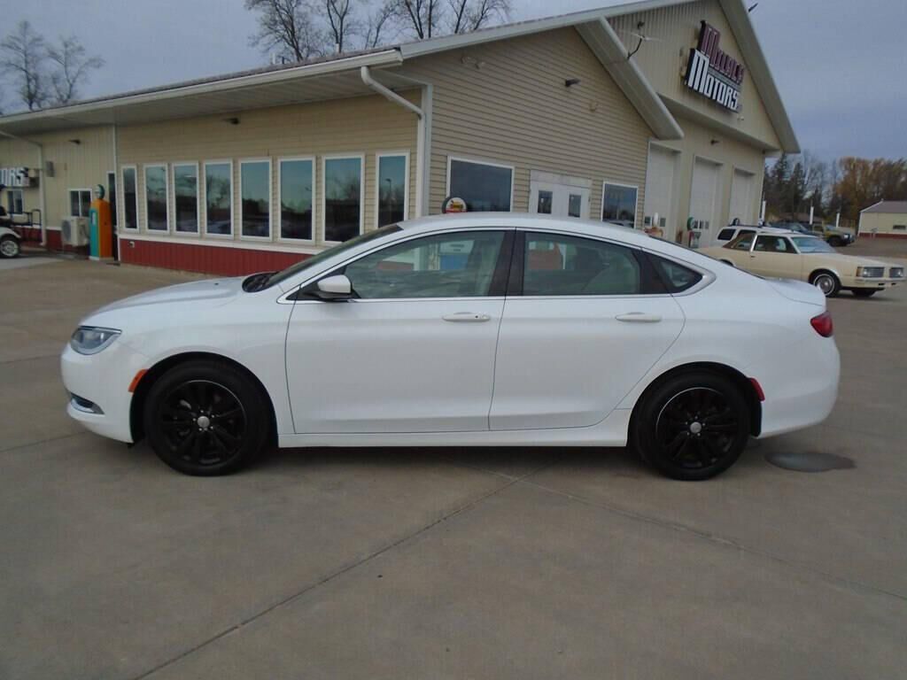 2016 CHRYSLER 200