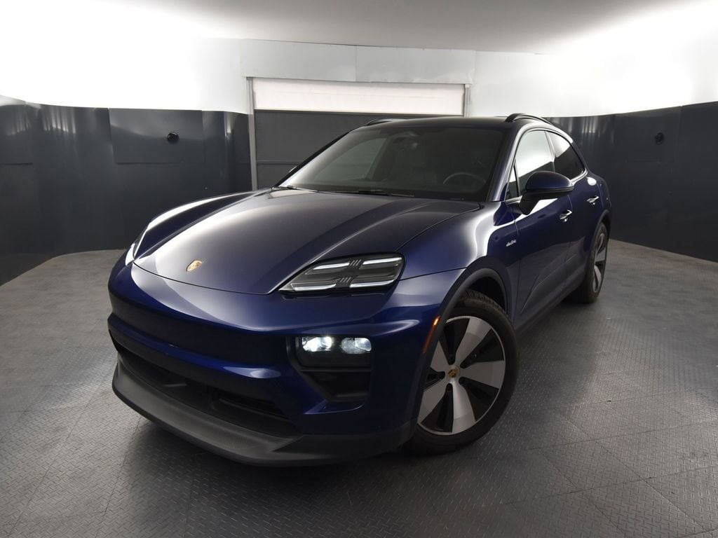 2024 PORSCHE Macan