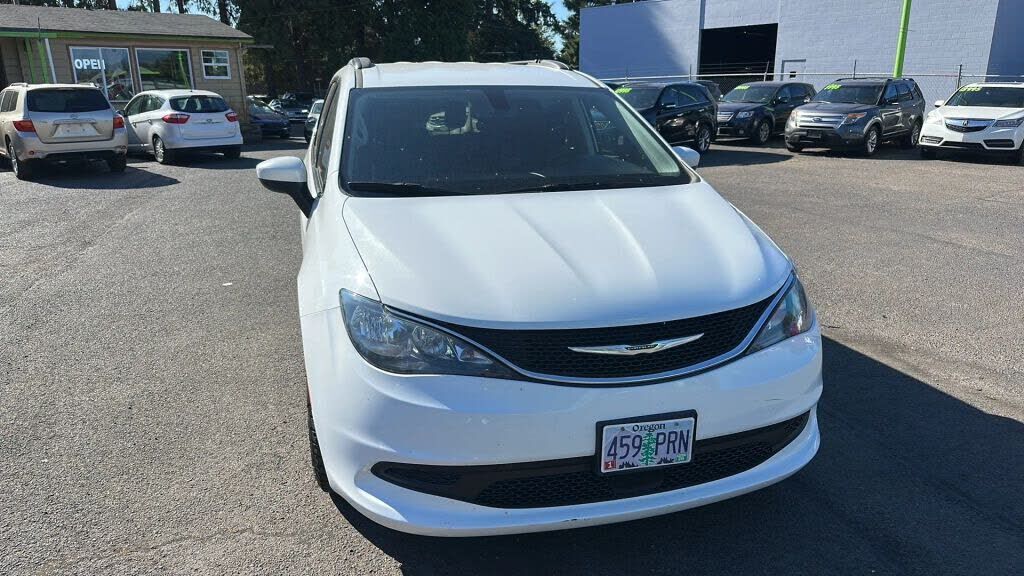 2021 CHRYSLER Voyager