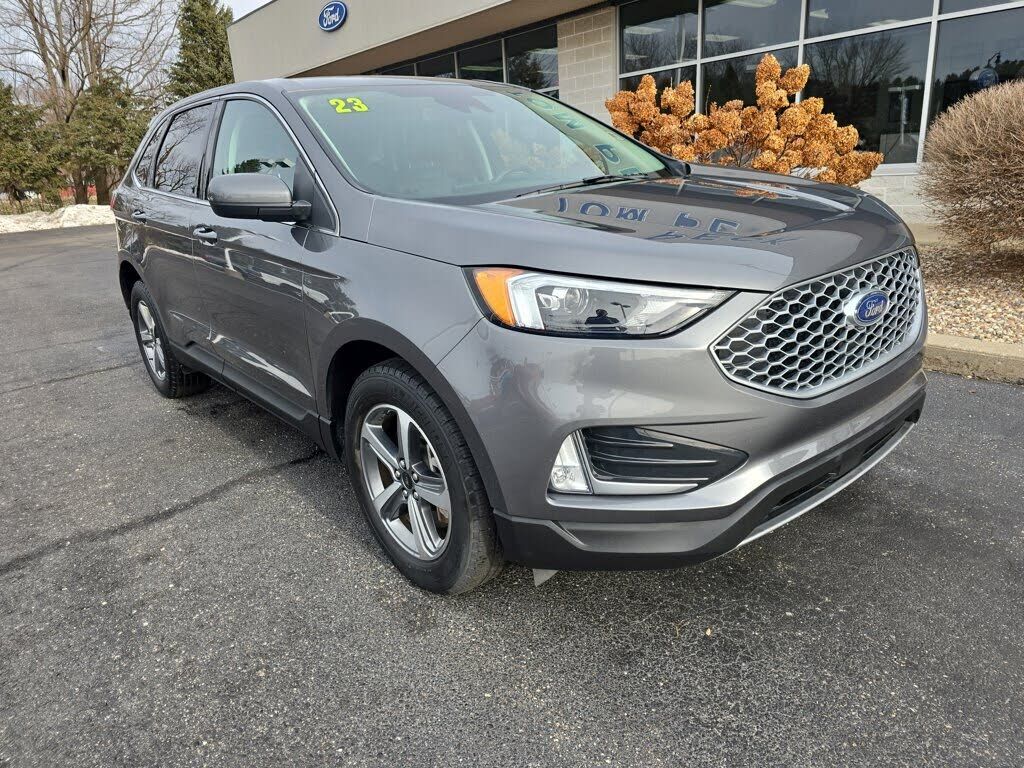 2023 FORD Edge
