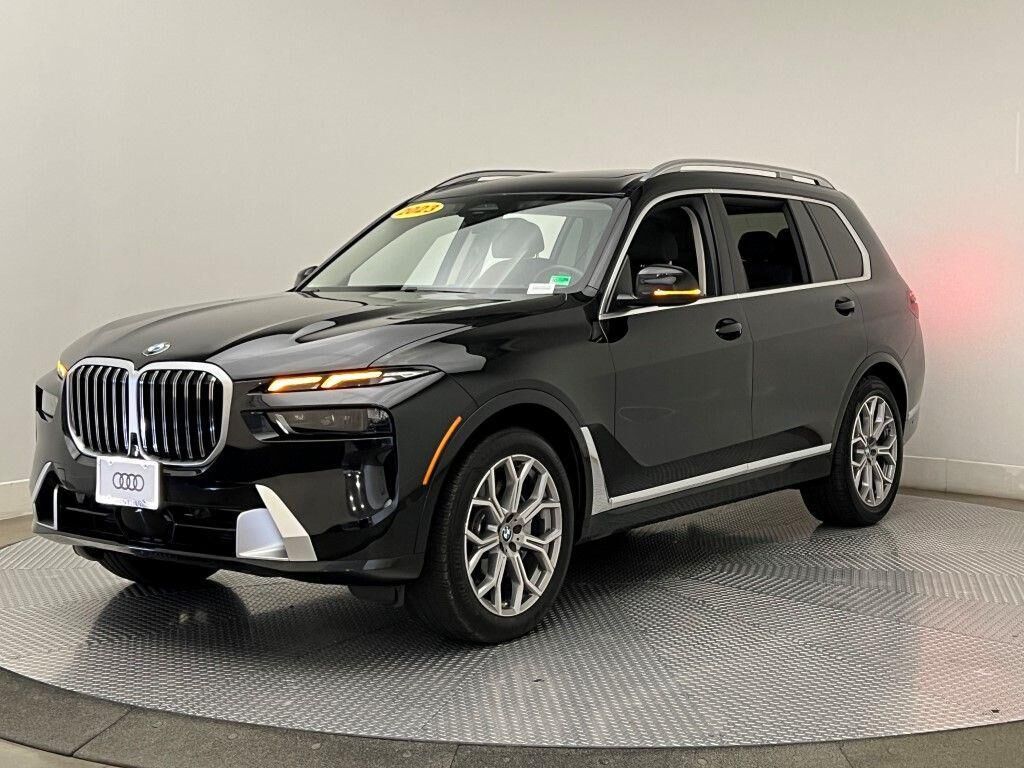 2023 BMW X7
