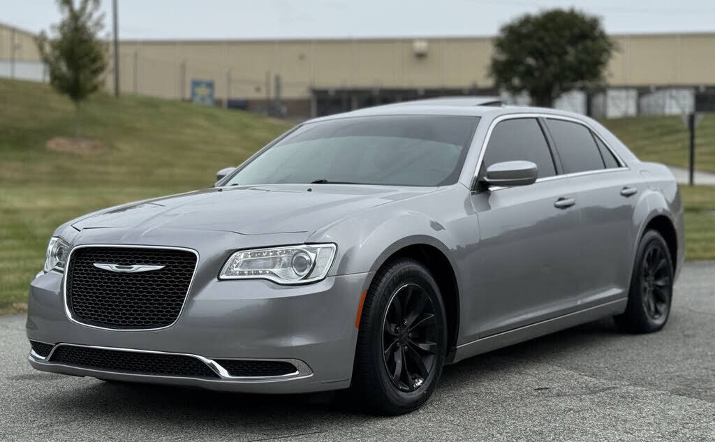 2016 CHRYSLER 300