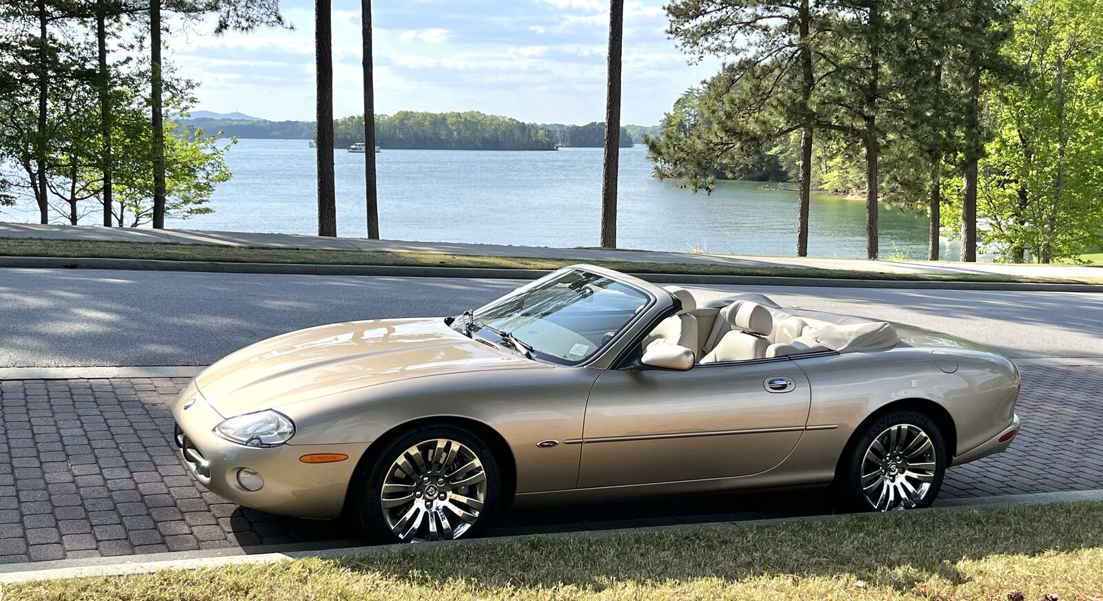 Jaguar XK8