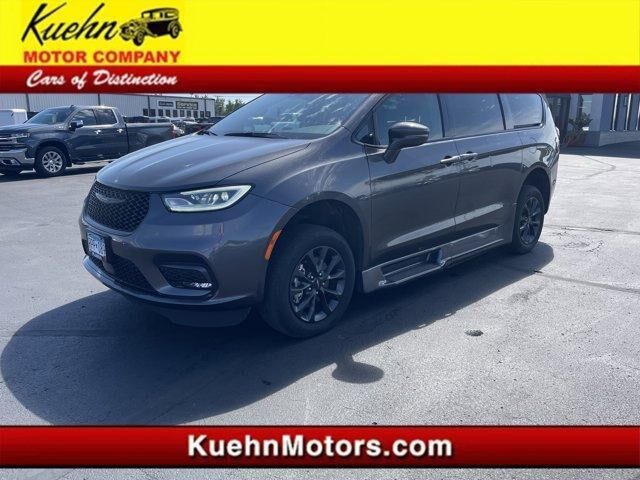 2021 CHRYSLER Pacifica