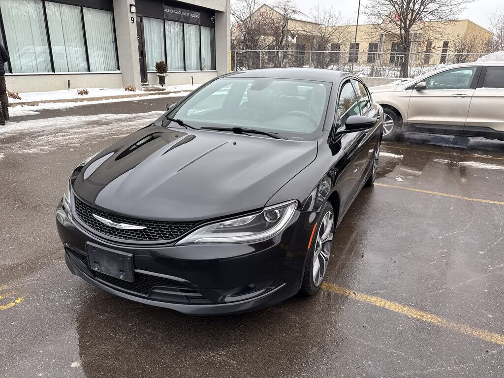 Chrysler 200