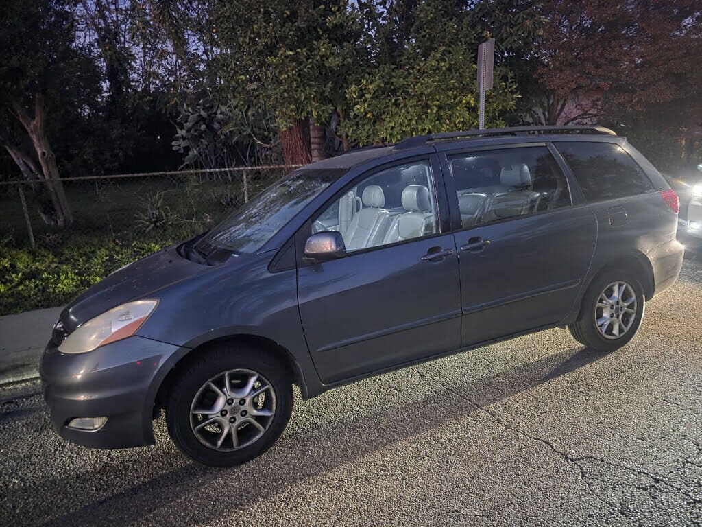 2006 TOYOTA Sienna