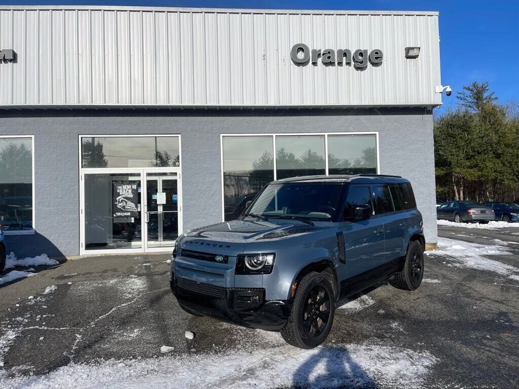 2022 LAND ROVER Defender