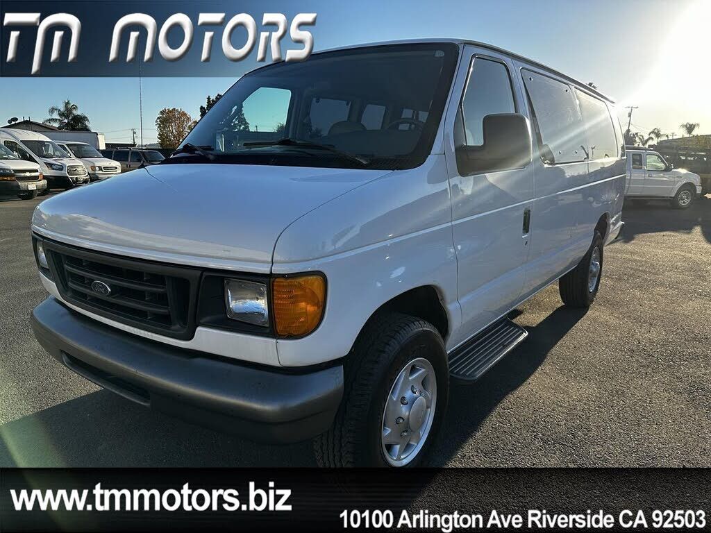 2004 FORD E-350