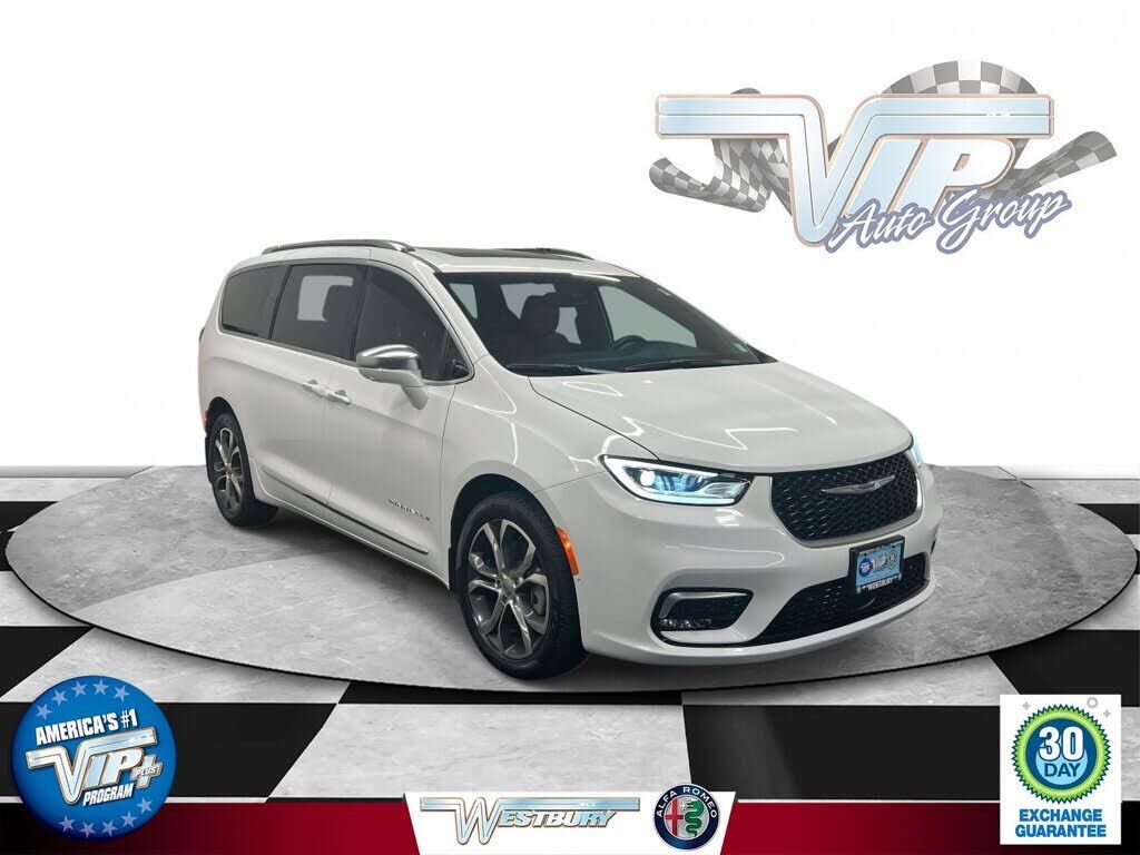 2022 CHRYSLER Pacifica