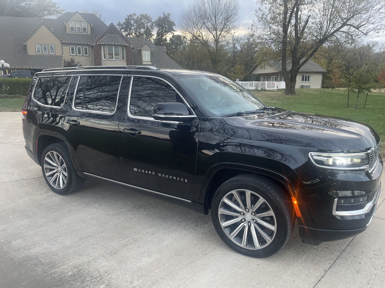 2022 JEEP Grand Wagoneer