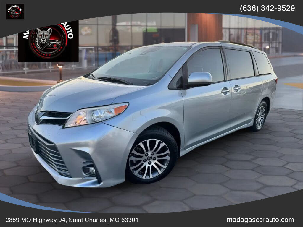 2019 TOYOTA Sienna