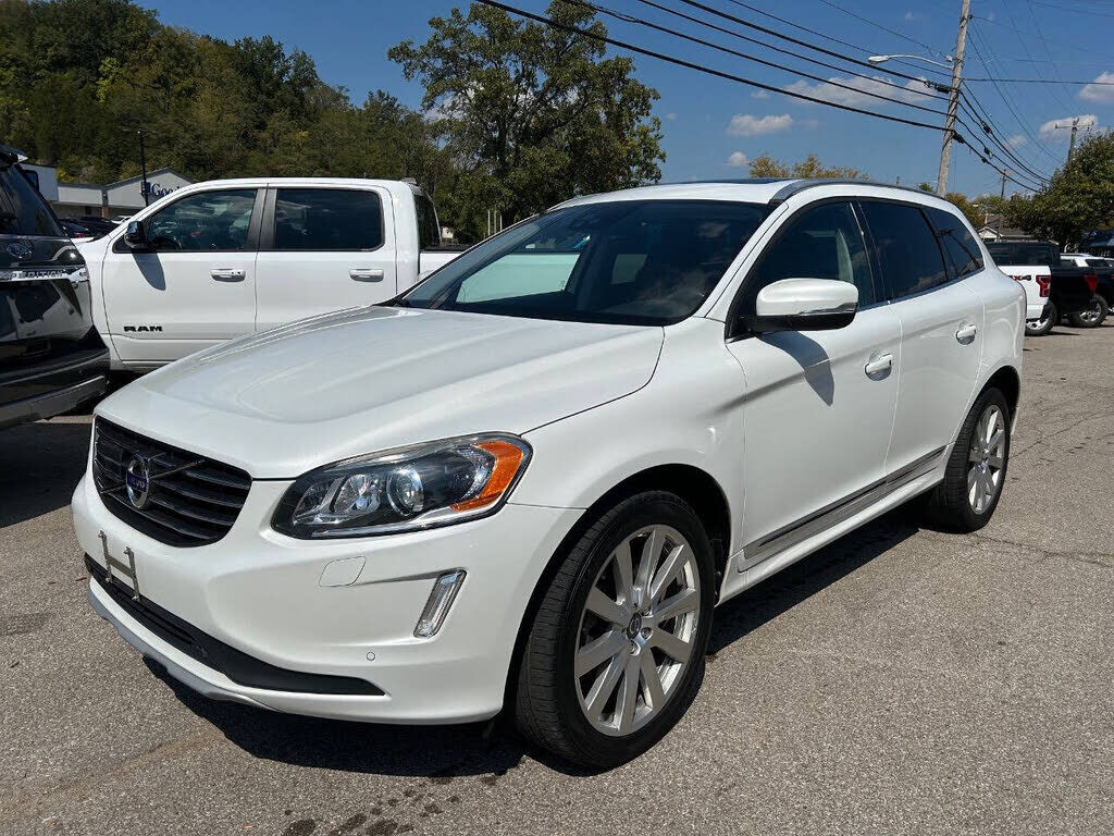 2017 VOLVO XC60