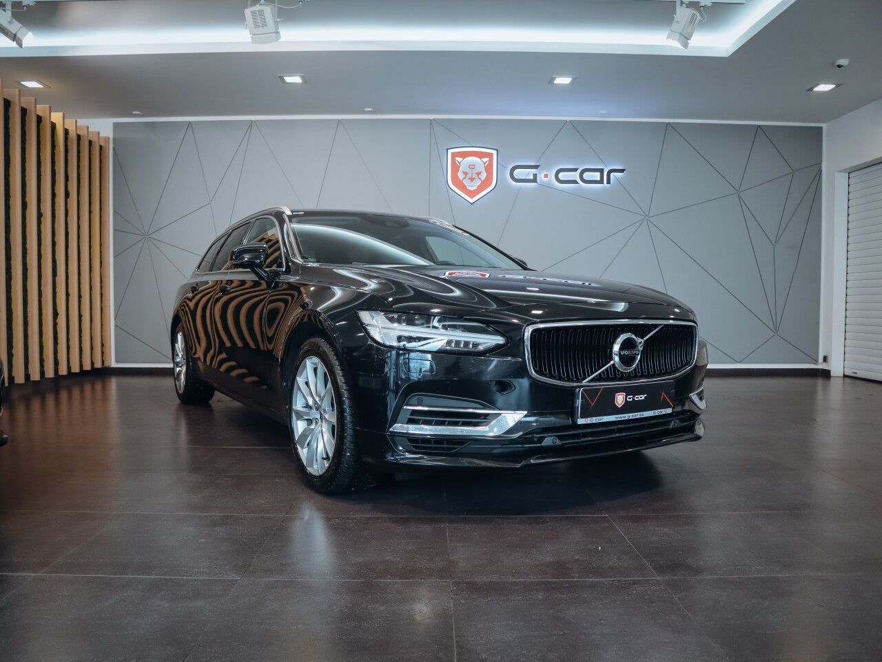 2018 VOLVO S90