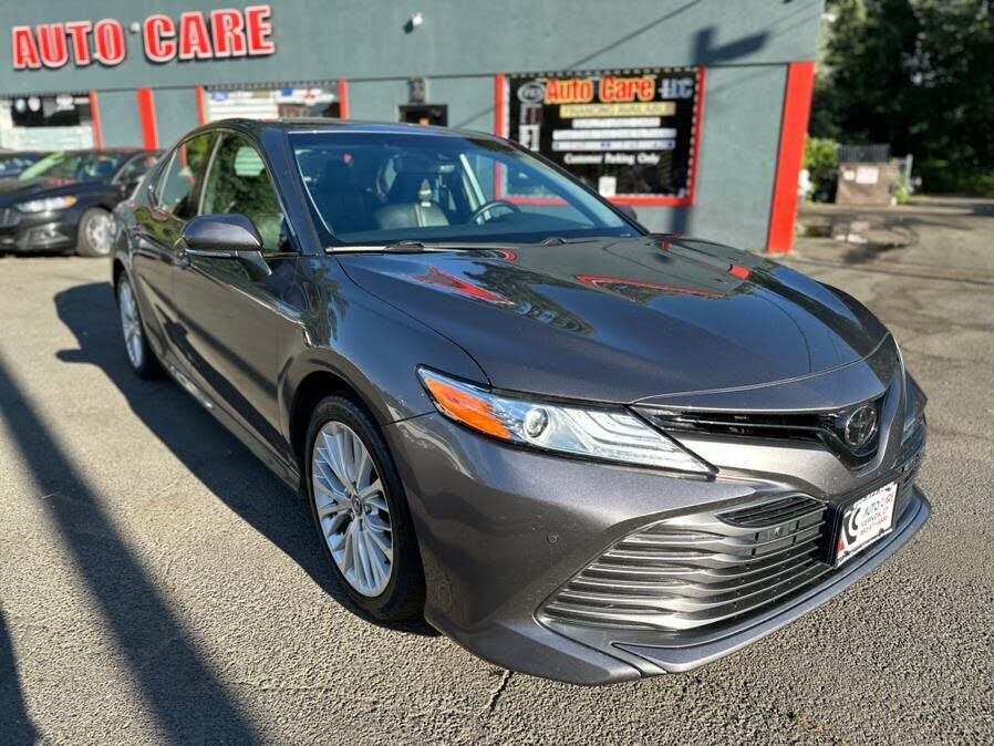 2018 TOYOTA Camry