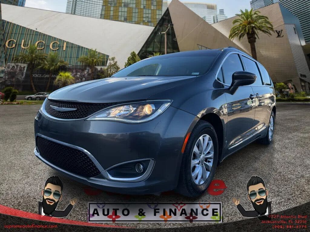 2017 CHRYSLER Pacifica