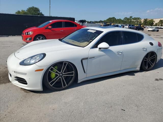 2014 PORSCHE Panamera