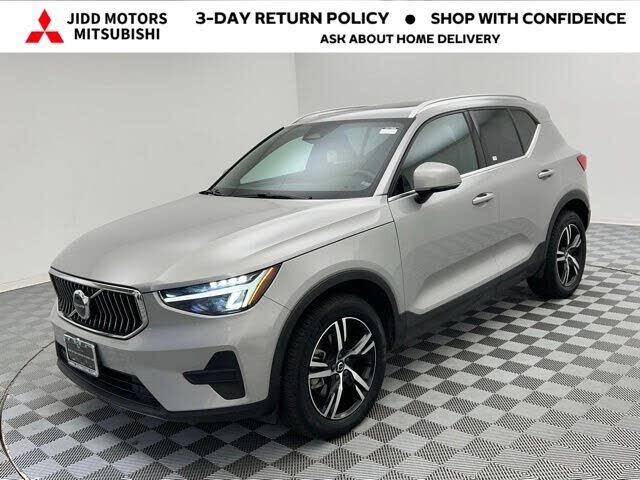 2024 VOLVO XC40