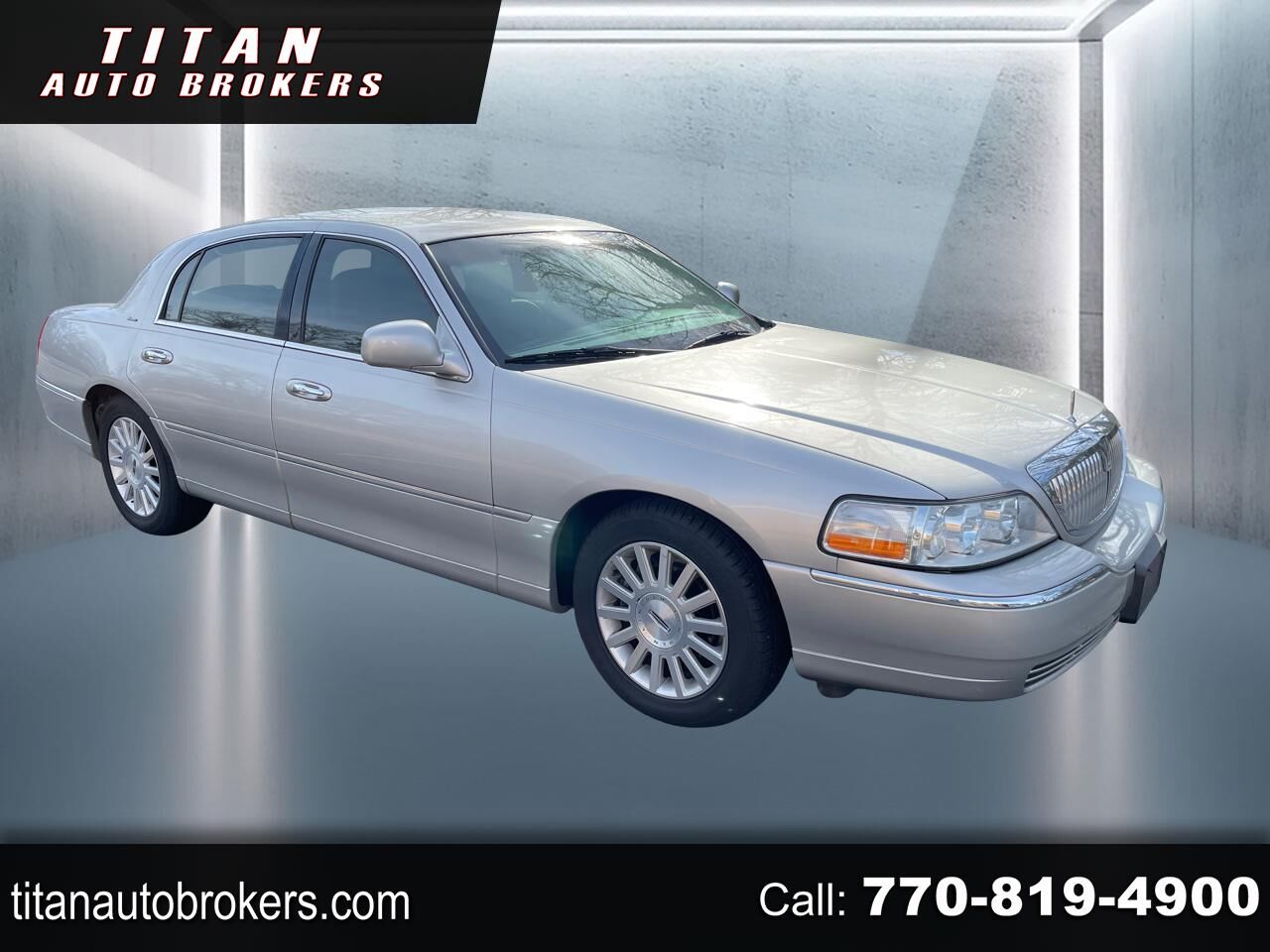 2004 LINCOLN Town Car