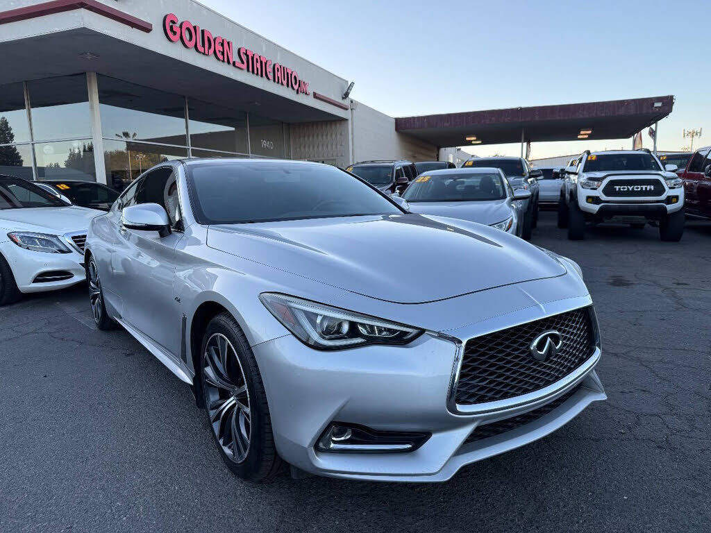 2017 INFINITI Q60