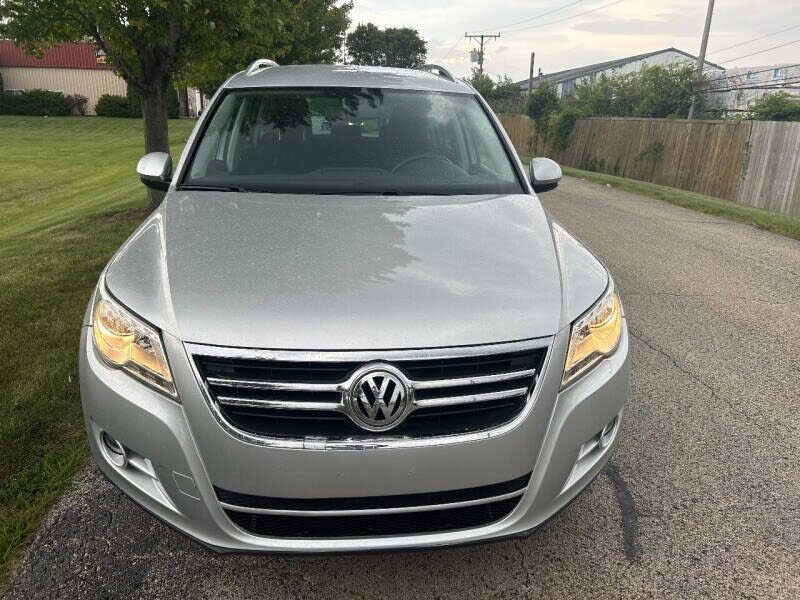 2009 VOLKSWAGEN Tiguan