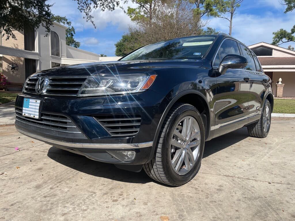 2016 VOLKSWAGEN Touareg