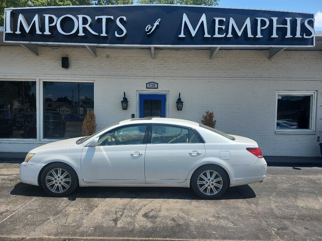 2005 TOYOTA Avalon