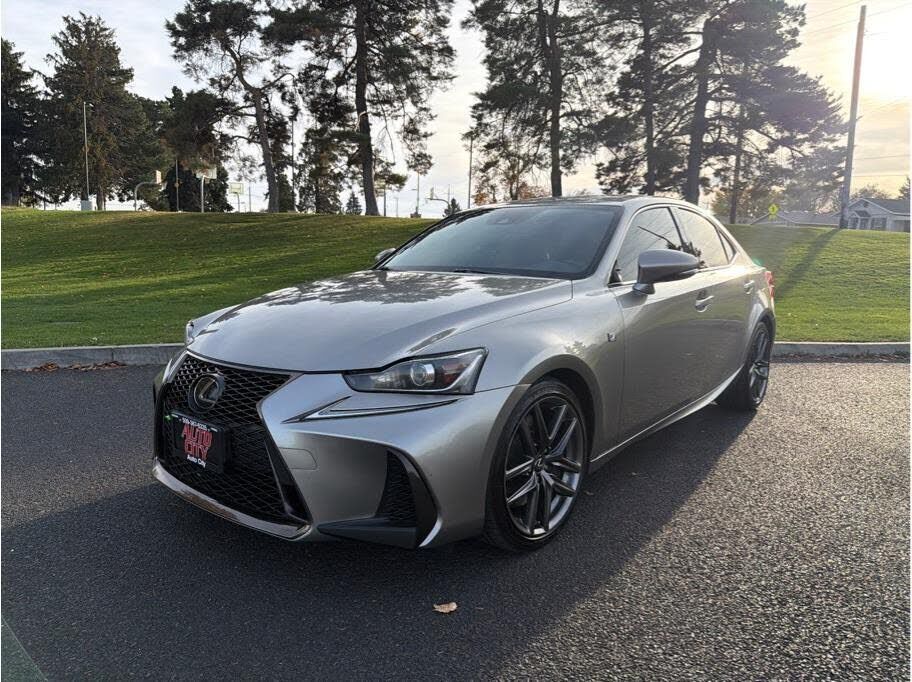 2018 LEXUS IS